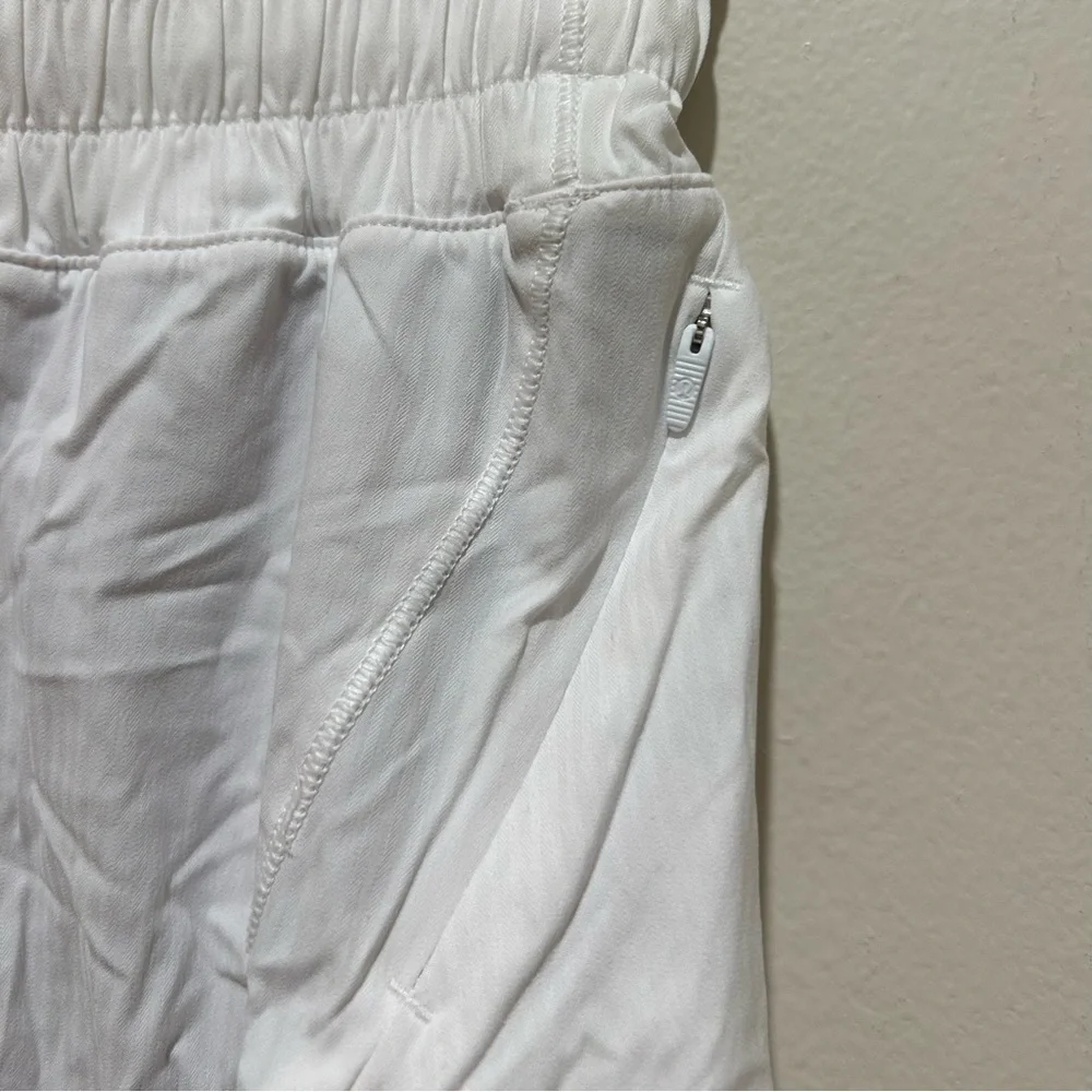 Lululemon Track That High Rise White Athletic Shorts with Liner - Women’s Size 6 - Picture 5 of 7